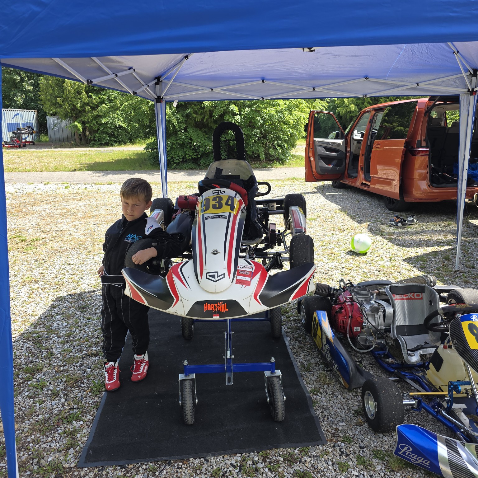 Felix Raphael Dötsch im Kart-Team