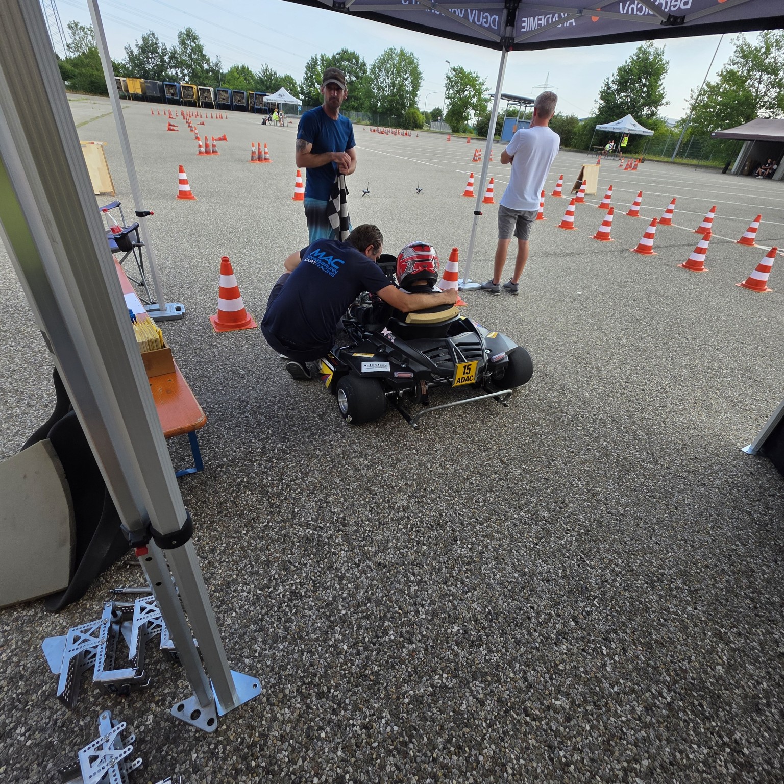 Felix Raphael Dötsch beim Karttraining